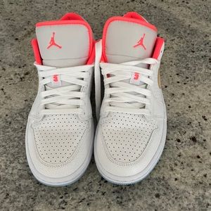 Jordan 1 Low SE sneakers